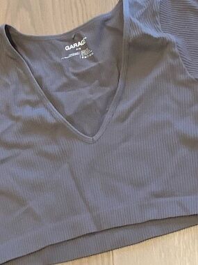 Garage Ribbed V-Neck Crop Top in Gray Size Small